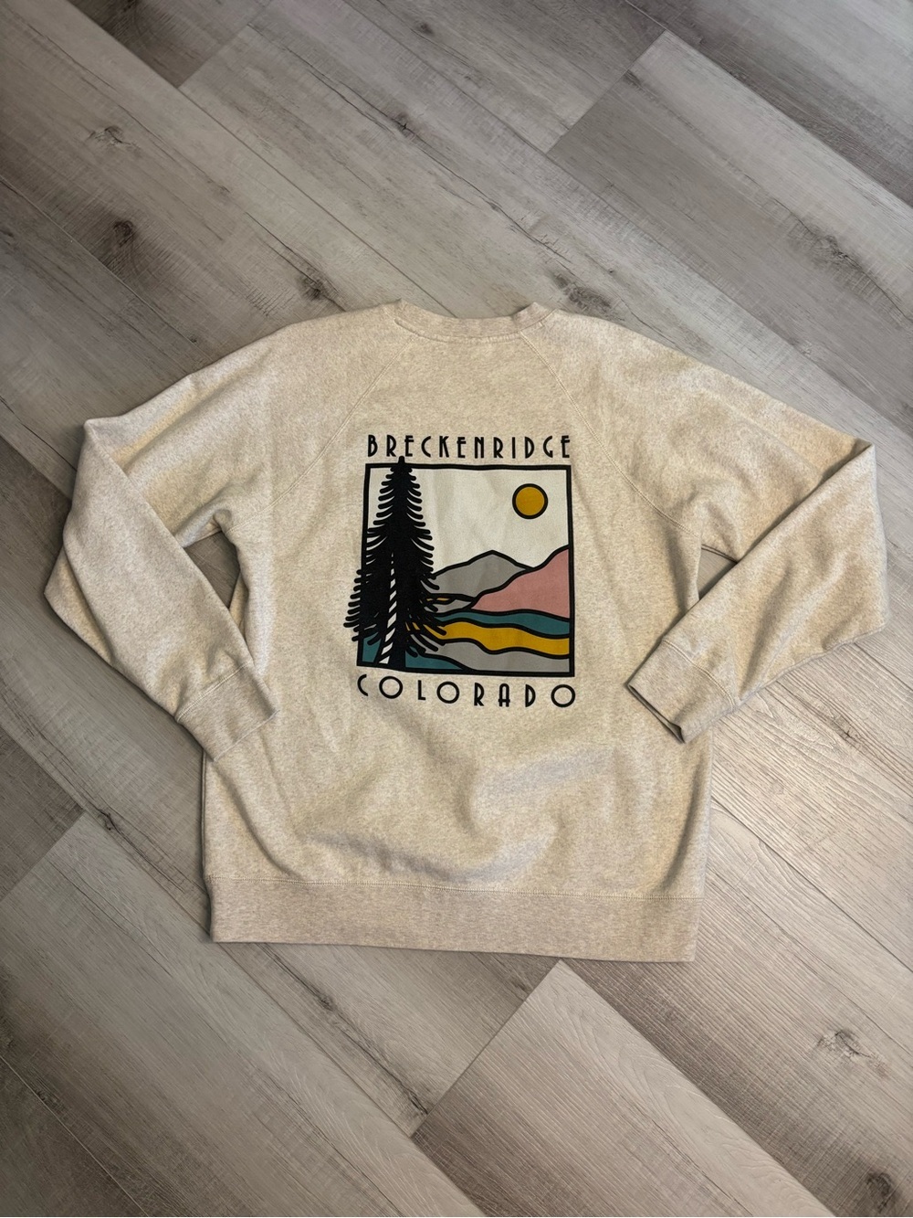 Breckenridge Colorado Beige Graphic Crewneck Sweatshirt